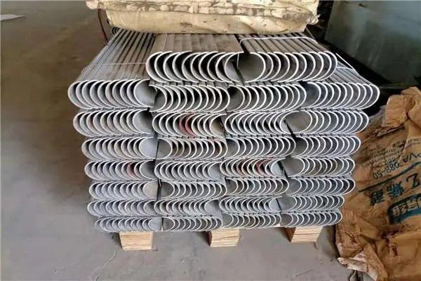 水冷壁不銹防磨護(hù)瓦