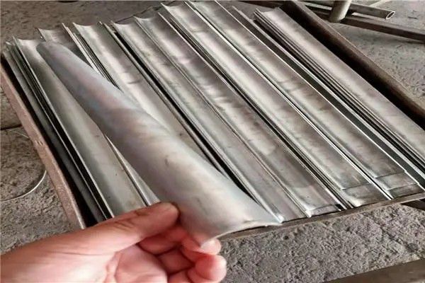 水冷壁不銹防磨護瓦